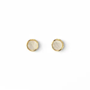 Brinco Redondo Madrepérola Banhado a Ouro 18k Detalhe