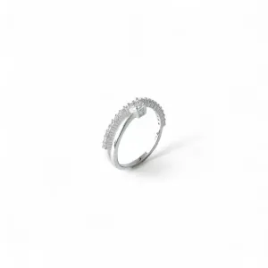 Anel Estilo Solitário Prata 925 com 1 Linha de Zircônias