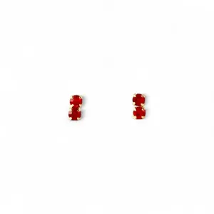 Brinco Infantil 2 Zircônias Banhado a Ouro 18k Vermelho