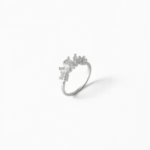 Anel Princesa Prata 925 com Zircônias em Formato de Gota