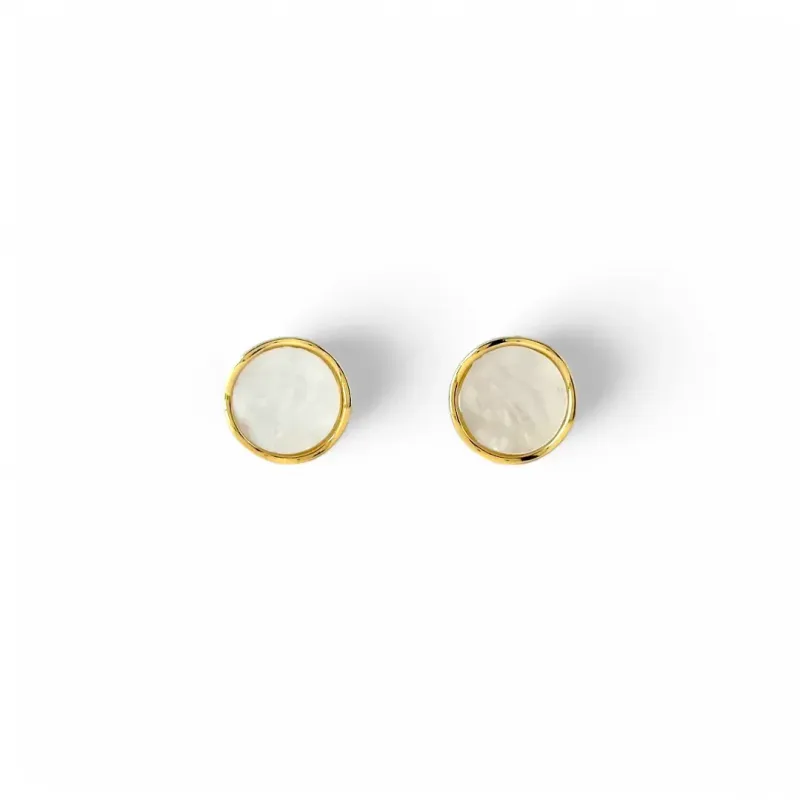 Brinco Redondo Madrepérola Banhado a Ouro 18k Detalhe