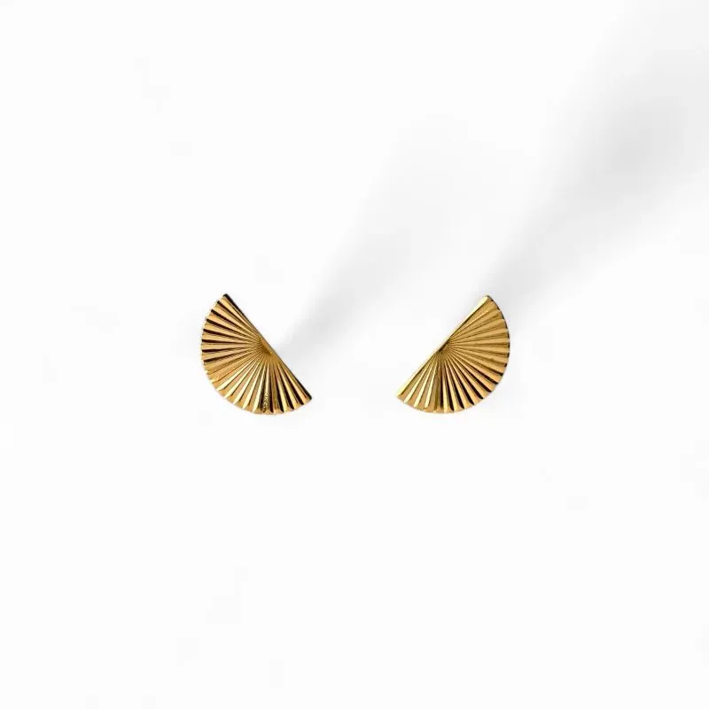 Brinco Leque Ondulado Banhado a Ouro 18k