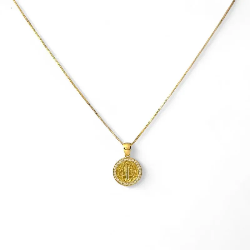 Colar Medalha São Bento Banhado a Ouro 18k com Zircônias