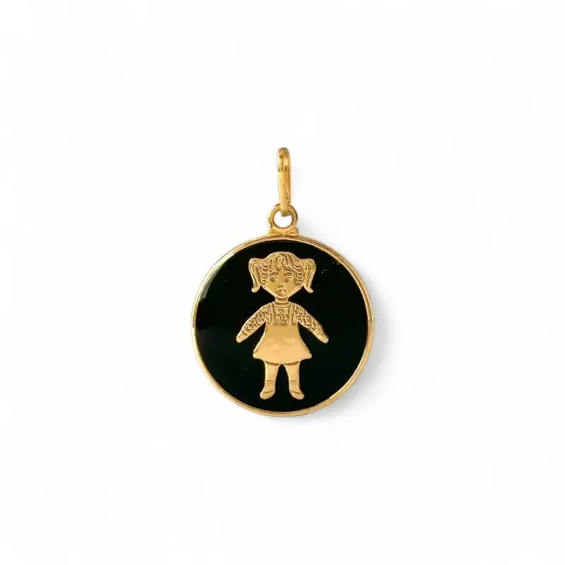 Pingente 1 Menina Banhado a Ouro 18k com Medalha Preta