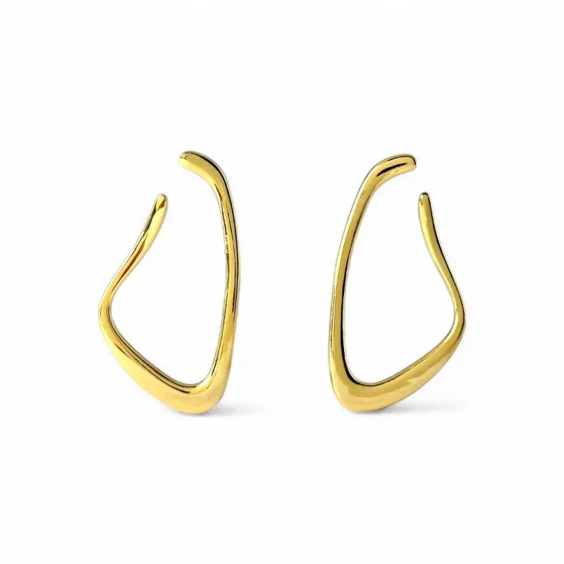 Brinco Orgânico Assimétrico Banhado a Ouro 18k