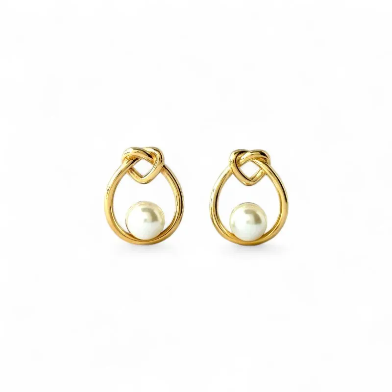 Brinco Gota com Pérola Banhado a Ouro 18k