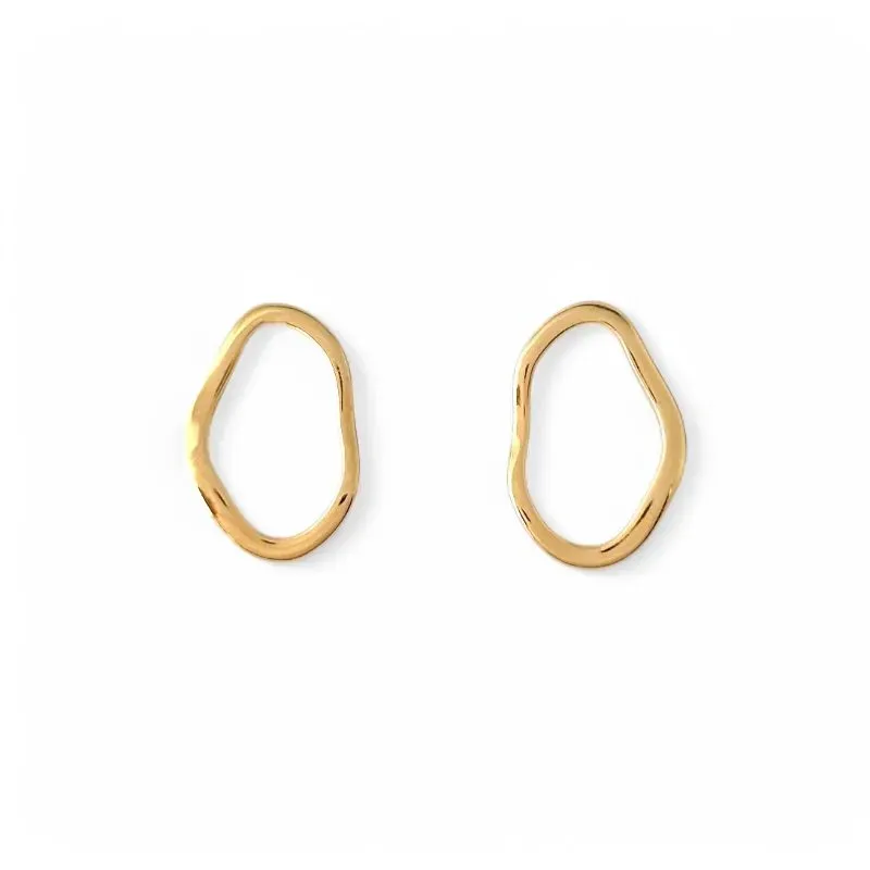 Brinco Orgânico Oval Banhado a Ouro 18k Vazado