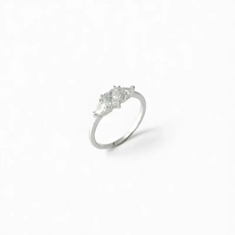 Anel Coração Prata 925 com Zircônias Tam18