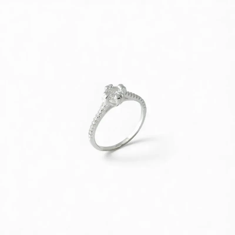 Anel Solitário Prata 925 com Aro Cravejado com Zircônias