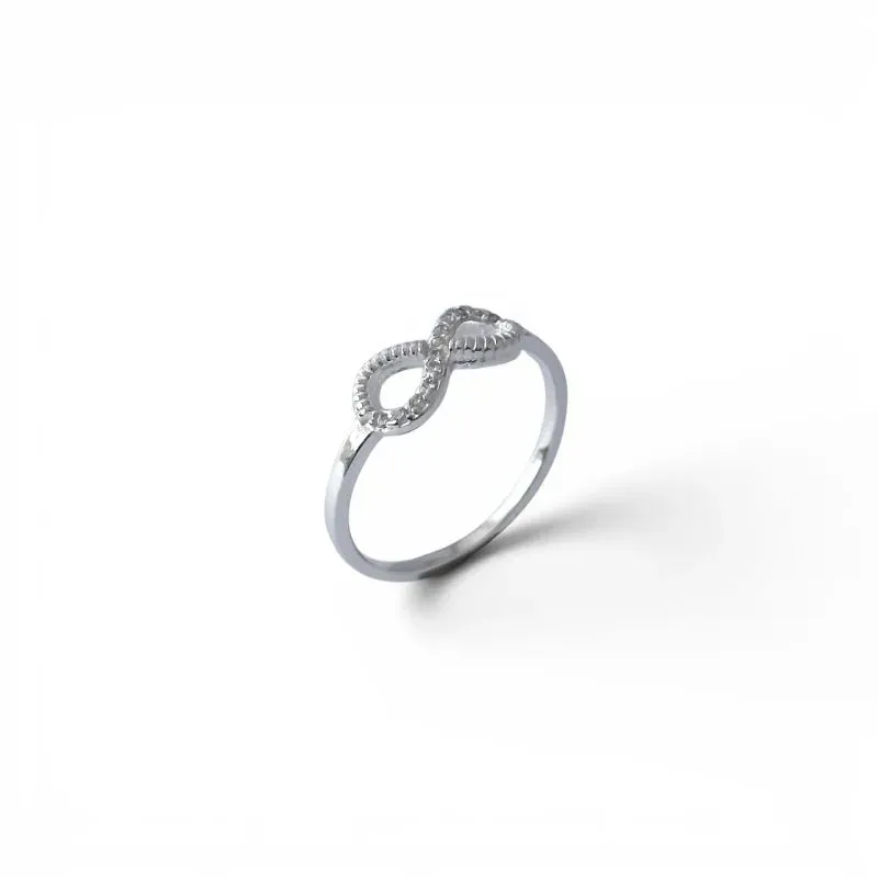 Anel Infinito em Prata 925 com Zircônia