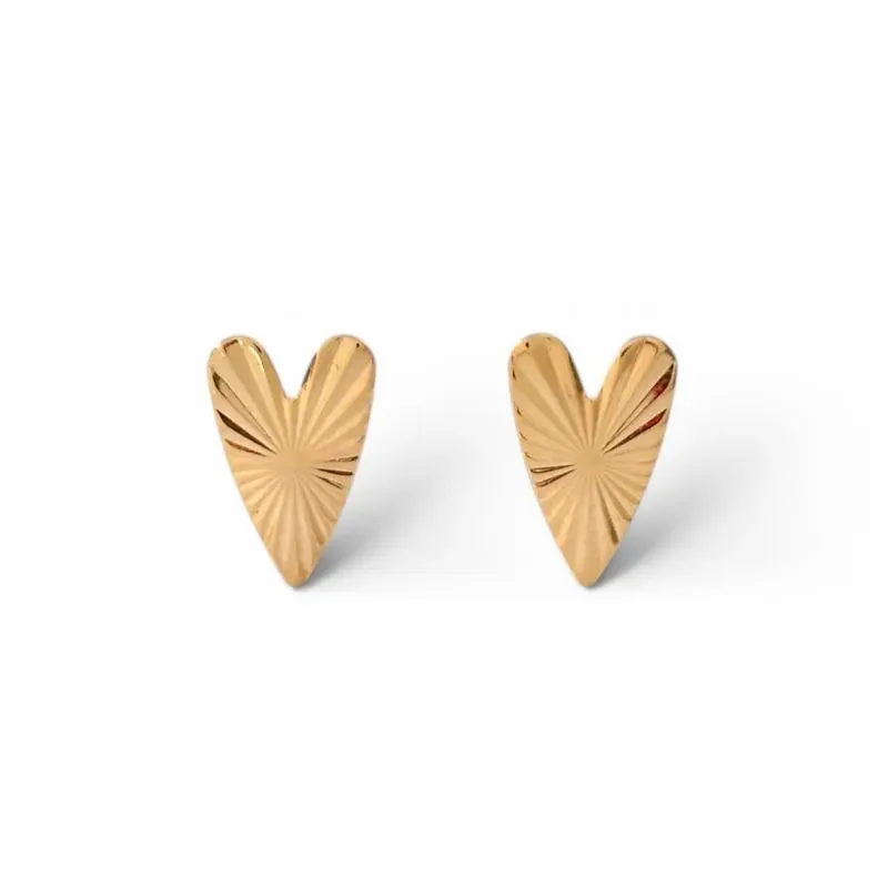 Brinco de Coração Riscado Banhado a Ouro 18k