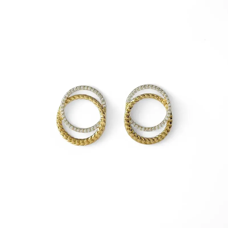Brinco 2 Círculos Banhado a Ouro 18k Vazado Pontilhado/Zircônias Brinco 2 Círculos Banhado a Ouro 18k Vazado Pontilhado/Zircônias