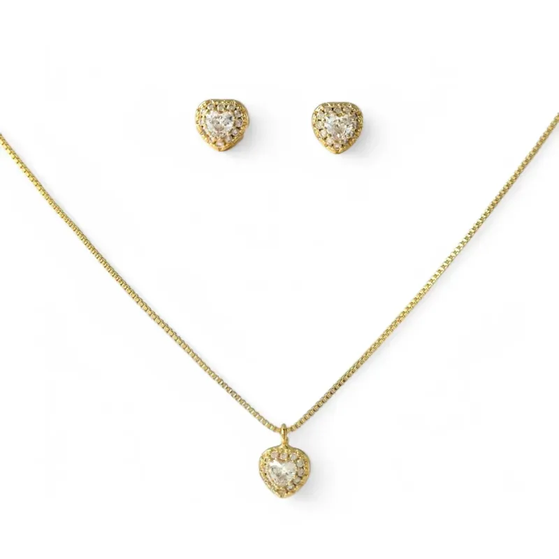 Conjunto Coração Cristal Banhado a Ouro 18k com Microzircônias ao Redor Conjunto Coração Cristal Banhado a Ouro 18k com Microzircônias ao Redor