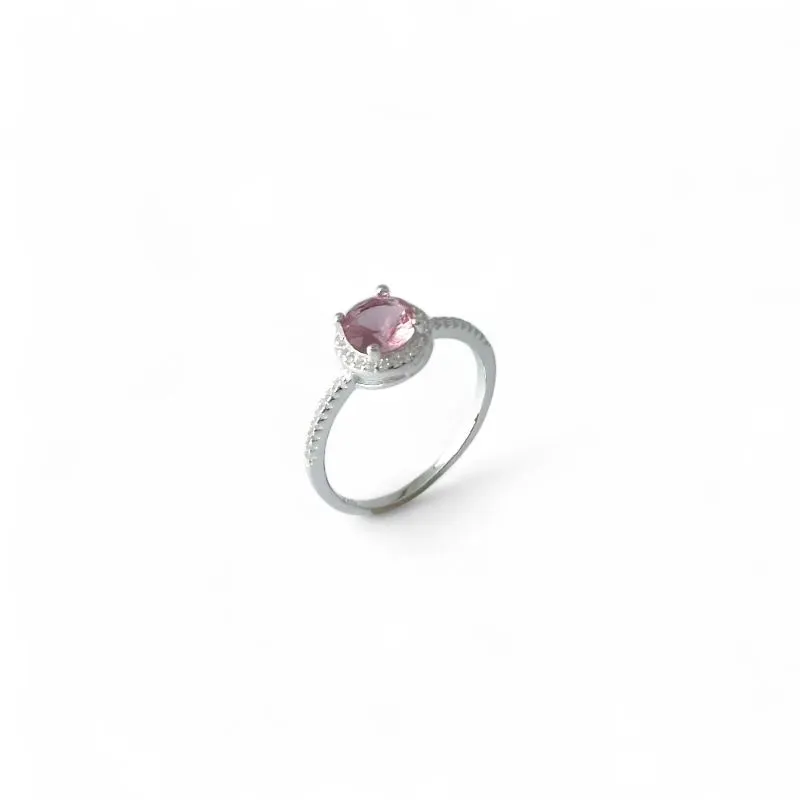 Anel Estilo Solitário Prata 925 Rosa com Zircônias na Lateral Anel Estilo Solitário Prata 925 Rosa com Zircônias na Lateral