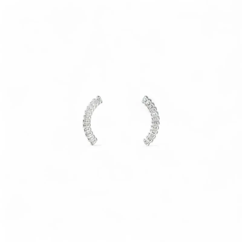 Brinco Earcuff Prata 925 com Linha de Zircônias Brinco Earcuff Prata 925 com Linha de Zircônias