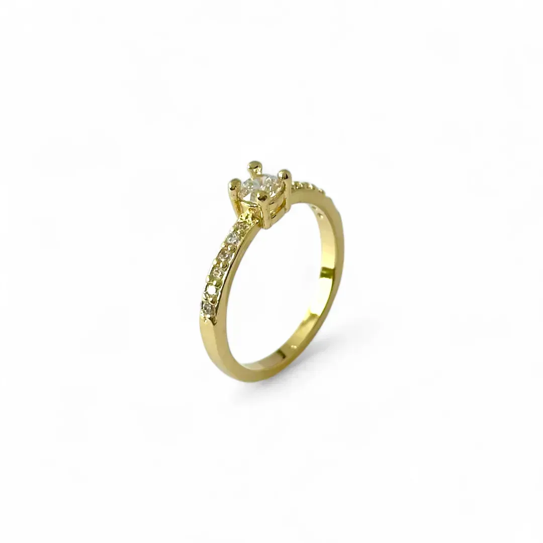 Anel Estilo Solitário Banhado a Ouro 18k Zircônias na Lateral