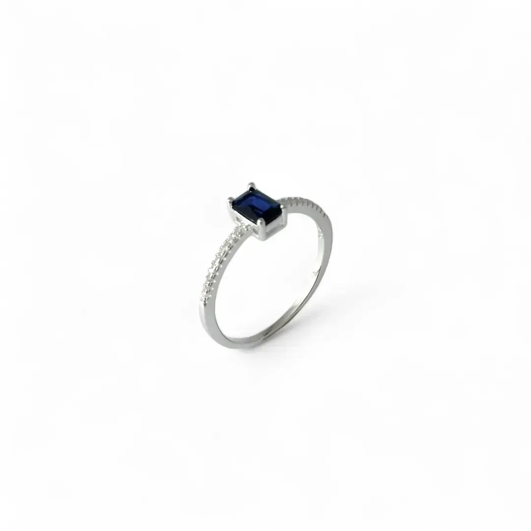 Anel Estilo Solitário Prata 925 Azul com Zircônias ao Redor