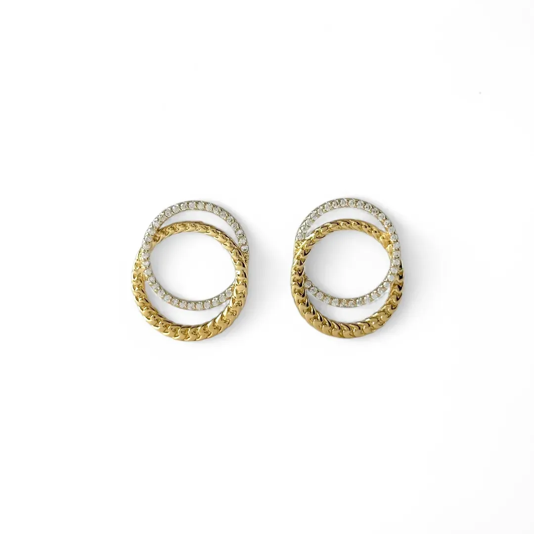 Brinco 2 Círculos Banhado a Ouro 18k Vazado Pontilhado/Zircônias