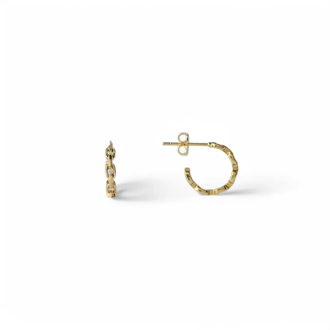 Brinco Argola Aberta Banhado a Ouro 18k Trabalhada com Zircônias