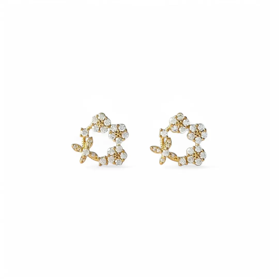 Brinco Flores e Borboleta Banhado a Ouro 18k Círculo Zircônias