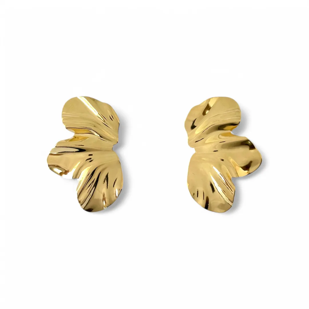 Brinco Meia Flor Trabalhada Banhado a Ouro 18k
