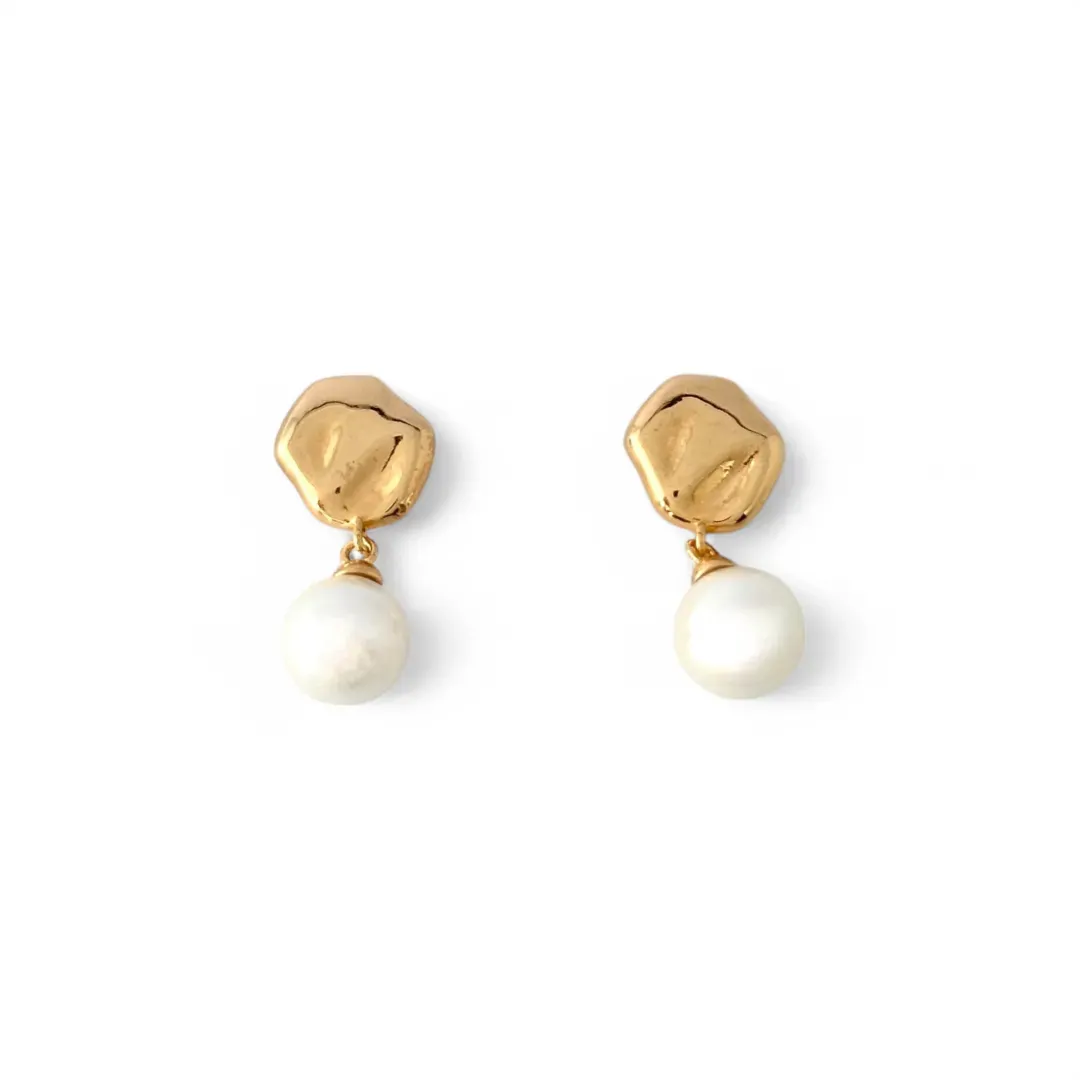 Brinco  Orgânico Banhado a Ouro 18K com Pérola