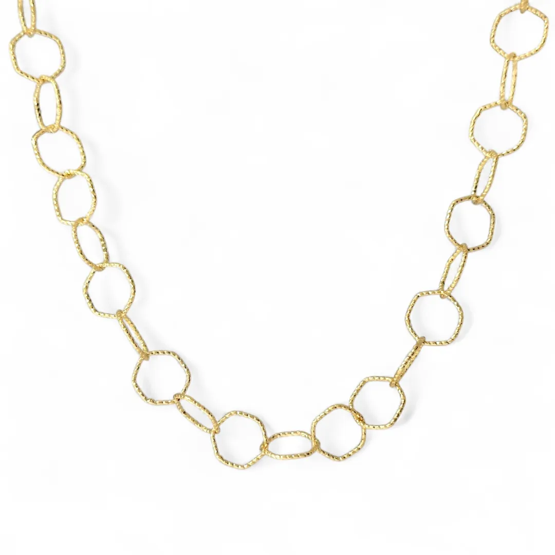 Colar Choker Elos Finos Hexagonais Trabalhados Banhado a Ouro 18k
