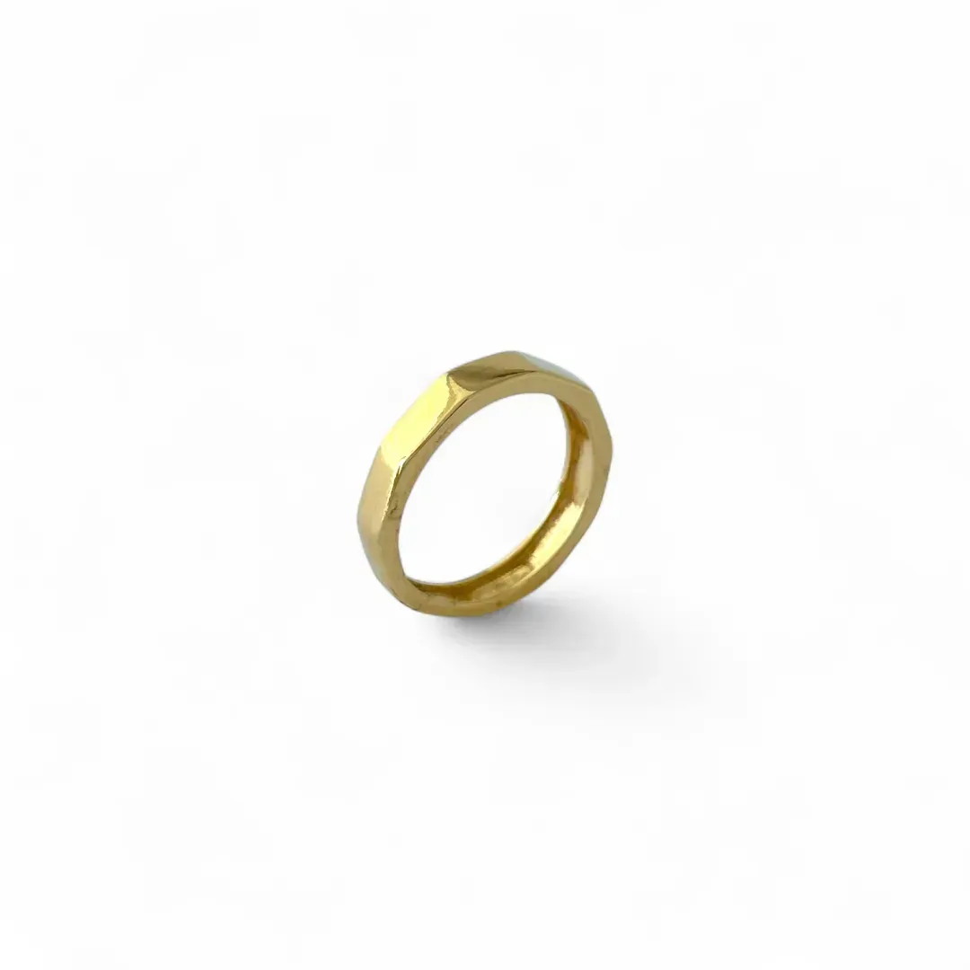 Anel Liso Minimalista Banhado a Ouro 18k com Acabamento Sextavado Tam12