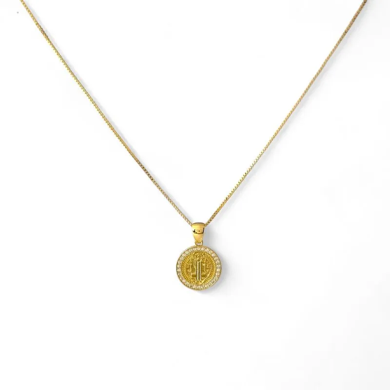 Colar Medalha São Bento Banhado a Ouro 18k com Zircônias