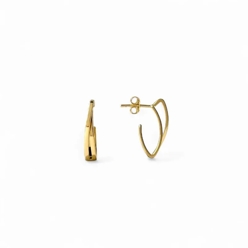 Brinco Argola Aberta Assimétrica Banhado a Ouro 18k Lisa