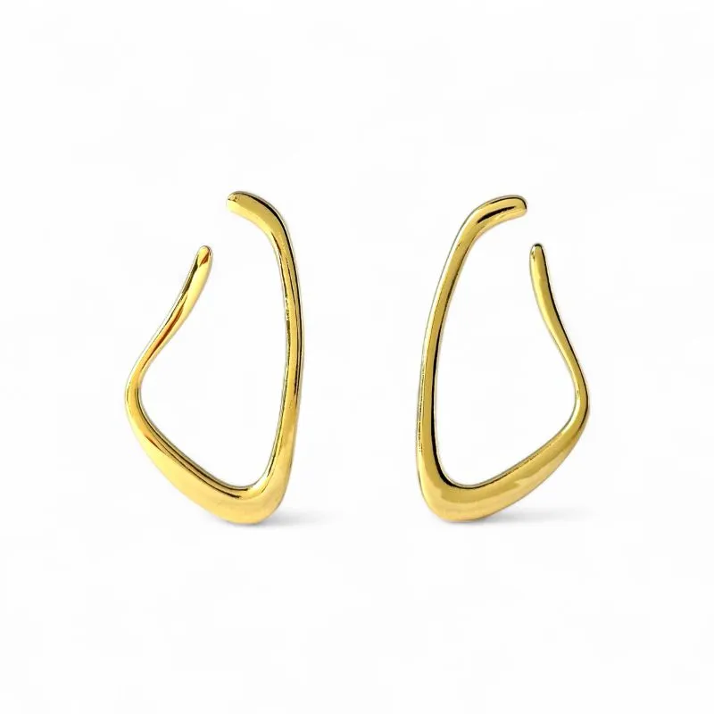 Brinco Orgânico Assimétrico Banhado a Ouro 18k