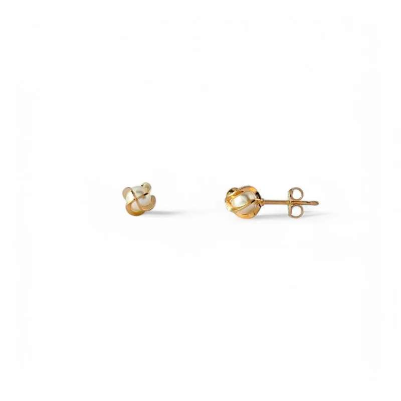 Brinco Pérola Banhado a Ouro 18k com Detalhe