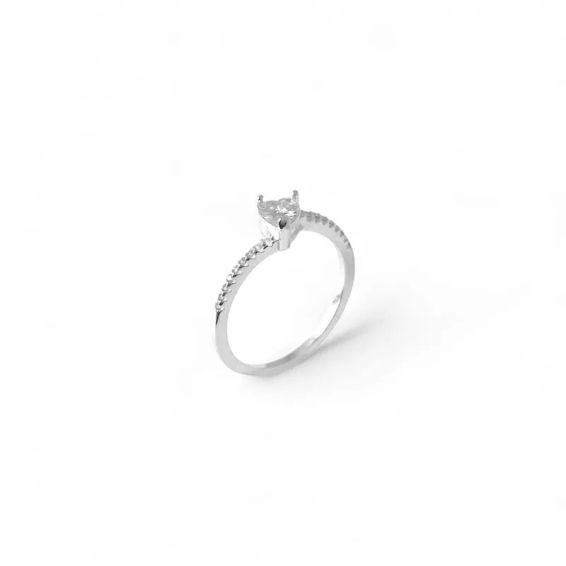 Anel Estilo Solitário Coração Prata 925 com Zircônia e Microzircônias ao Redor