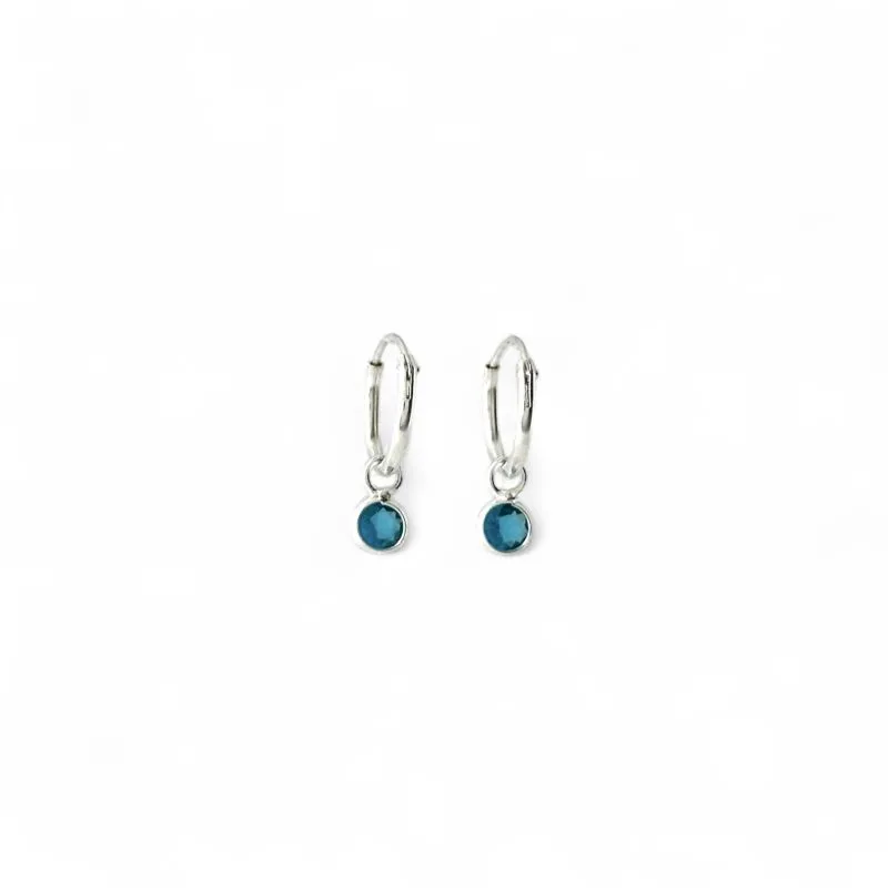 Brinco Argola com Ponto de Luz Prata 925 com Zircônia Azul - 0,9cm Brinco Argola com Ponto de Luz Prata 925 com Zircônia Azul - 0,9cm