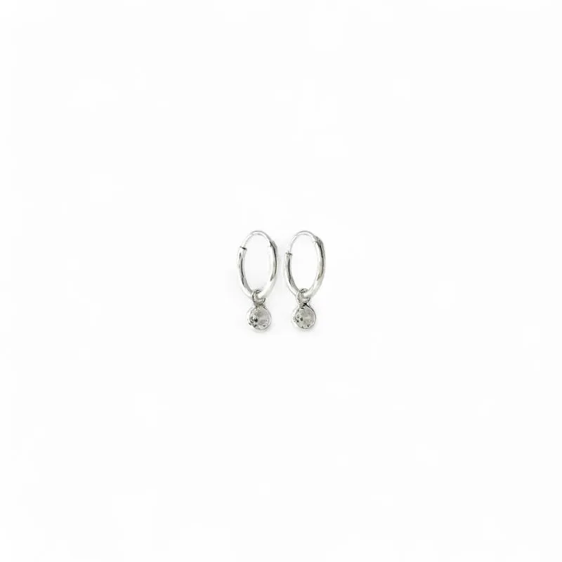 Brinco Argola com Ponto de Luz Prata 925 com Zircônia Cristal  - 0,9cm Brinco Argola com Ponto de Luz Prata 925 com Zircônia Cristal  - 0,9cm