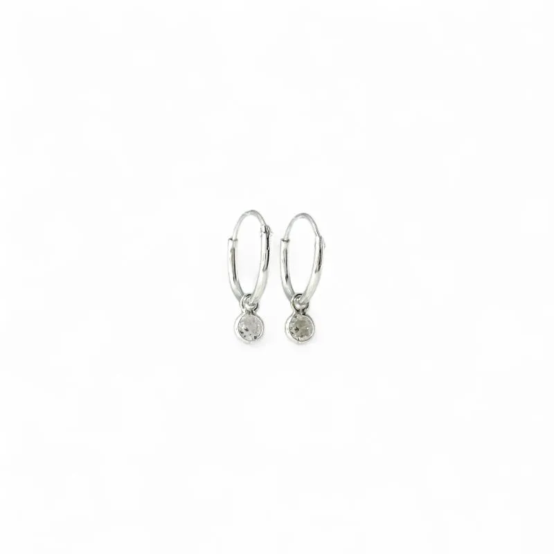 Brinco Argola com Ponto de Luz Prata 925 com Zircônia Cristal - 1,0cm Brinco Argola com Ponto de Luz Prata 925 com Zircônia Cristal - 1,0cm