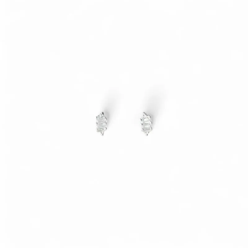 Brinco Prata 925 com 3 Zircônias Brinco Prata 925 com 3 Zircônias