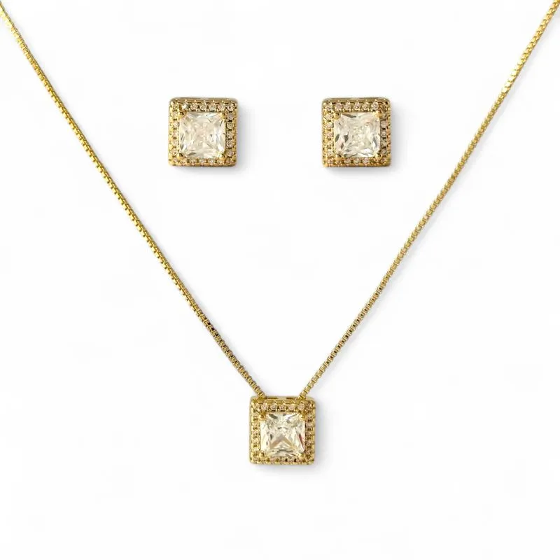 Conjunto Quadrado Banhado a Ouro 18k com Microzircônias ao Redor