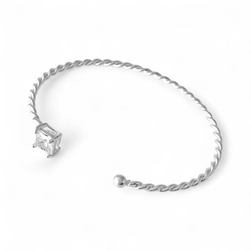 Pulseira Bracelete Aberto Torcido Folheado a Prata com Zircônia Quadrada e Bola Lisa