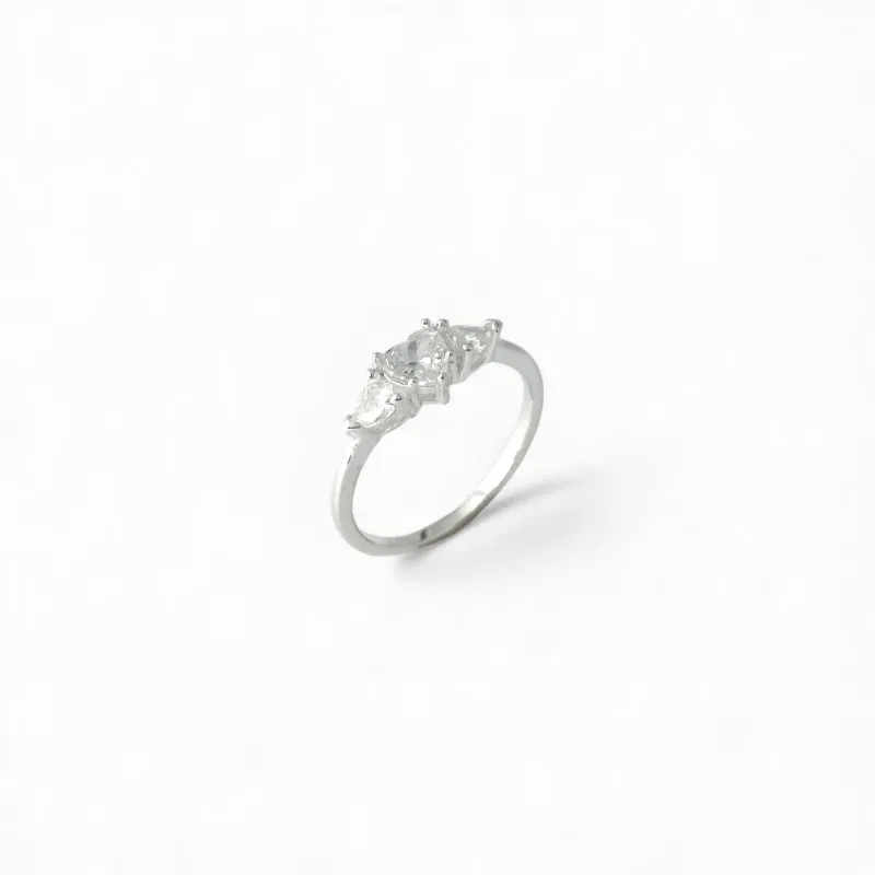 Anel Coração Prata 925 com Zircônias Tam18