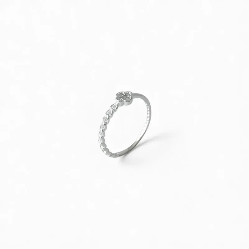 Anel Flor Prata 925 com Meio Aro Trabalhado Estilo Corrente e Zircônias