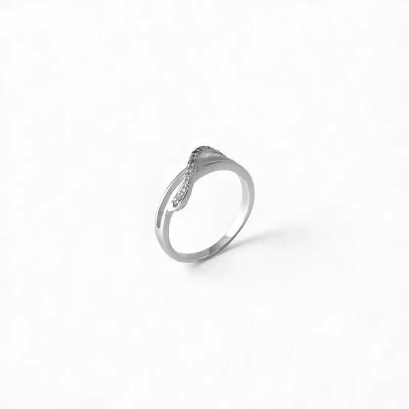 Anel Onda 2 Linhas Prata 925 1 Linha Lisa e 1 Linha de Zircônias Tam18