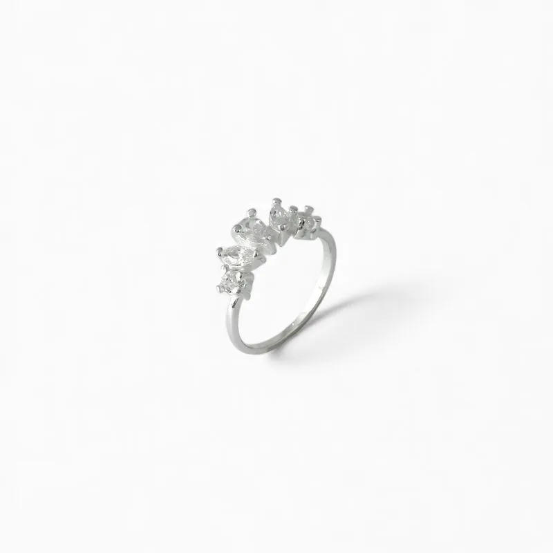 Anel Princesa Prata 925 com Zircônias em Formato de Gota