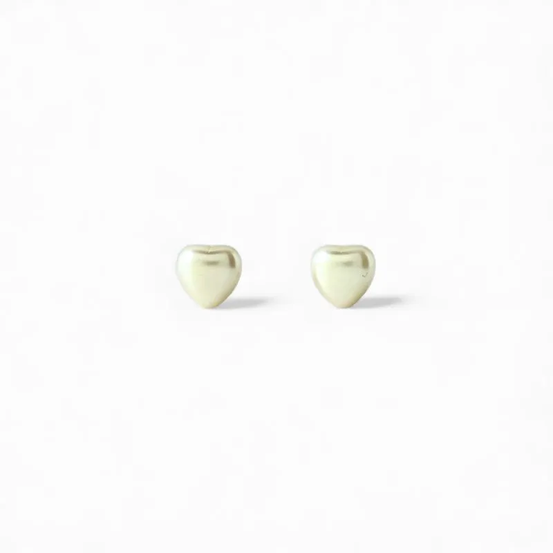 Brinco Pérola em Formato de Coração Banhado a Ouro 18k - 7mm