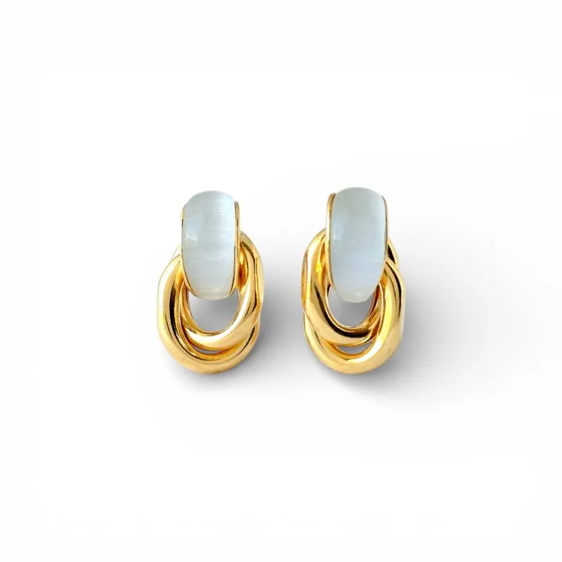 Brinco Exclusivo Luxo Maximalista com Detalhe em Madrepérola e Elos Entrelaçados Banhado a Ouro 18k