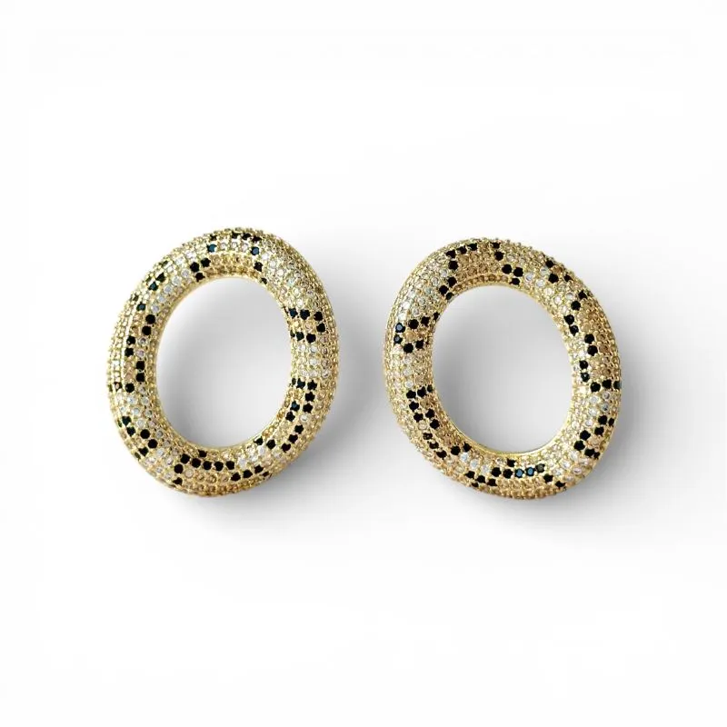 Brinco Exclusivo Luxo Maximalista Redondo com Zircônias Pretas e Cristais