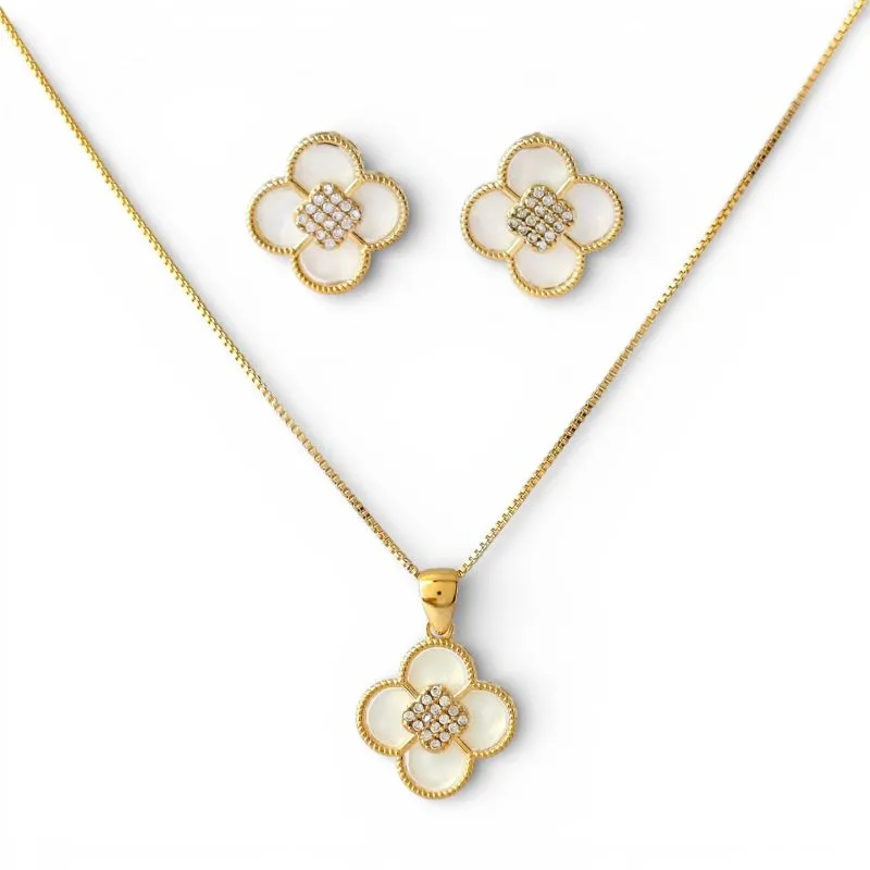 Conjunto Flor com Madrepérola e com Zircônias