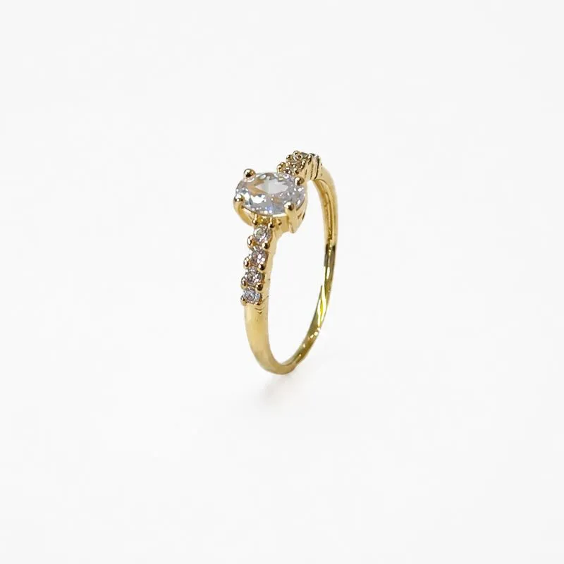 Anel Estilo Solitário Aro com Pedras Banhado Ouro 18k com Zircônias