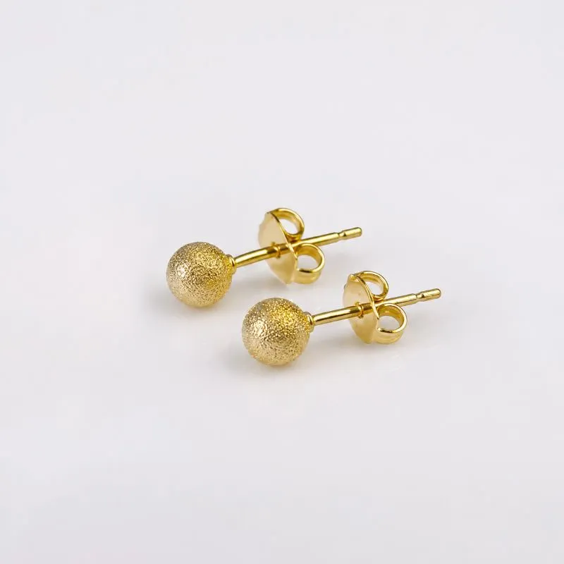 Brinco Bola Fosca Banhado a Ouro 18k - 5mm