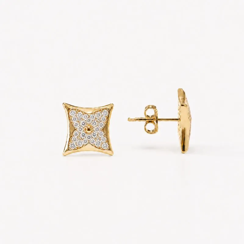 Brinco com Flor Cravejada de 4 Pétalas Banhado a Ouro 18k com Zircônias - 1 cm